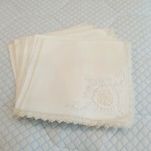 VINTAGE SET OF 12 WHITE LINEN EMBROIDERED NAPKINS